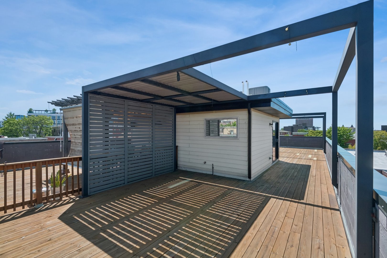 854 N May Street Unit: 3N
