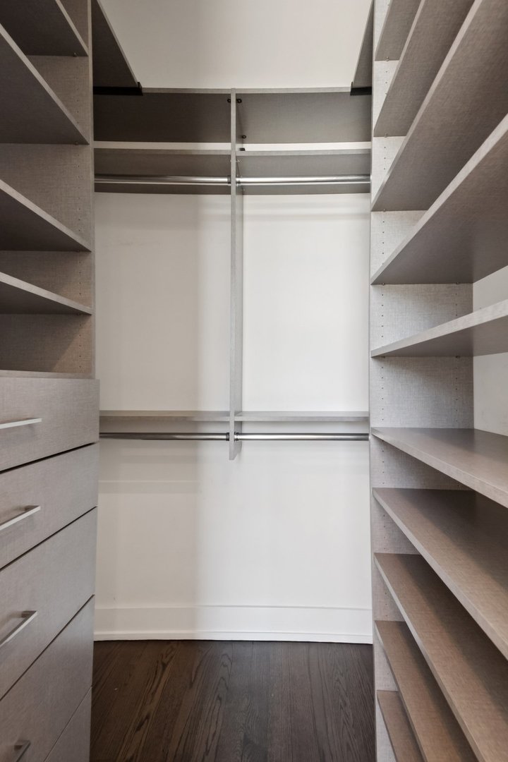 854 N May Street Unit: 3N