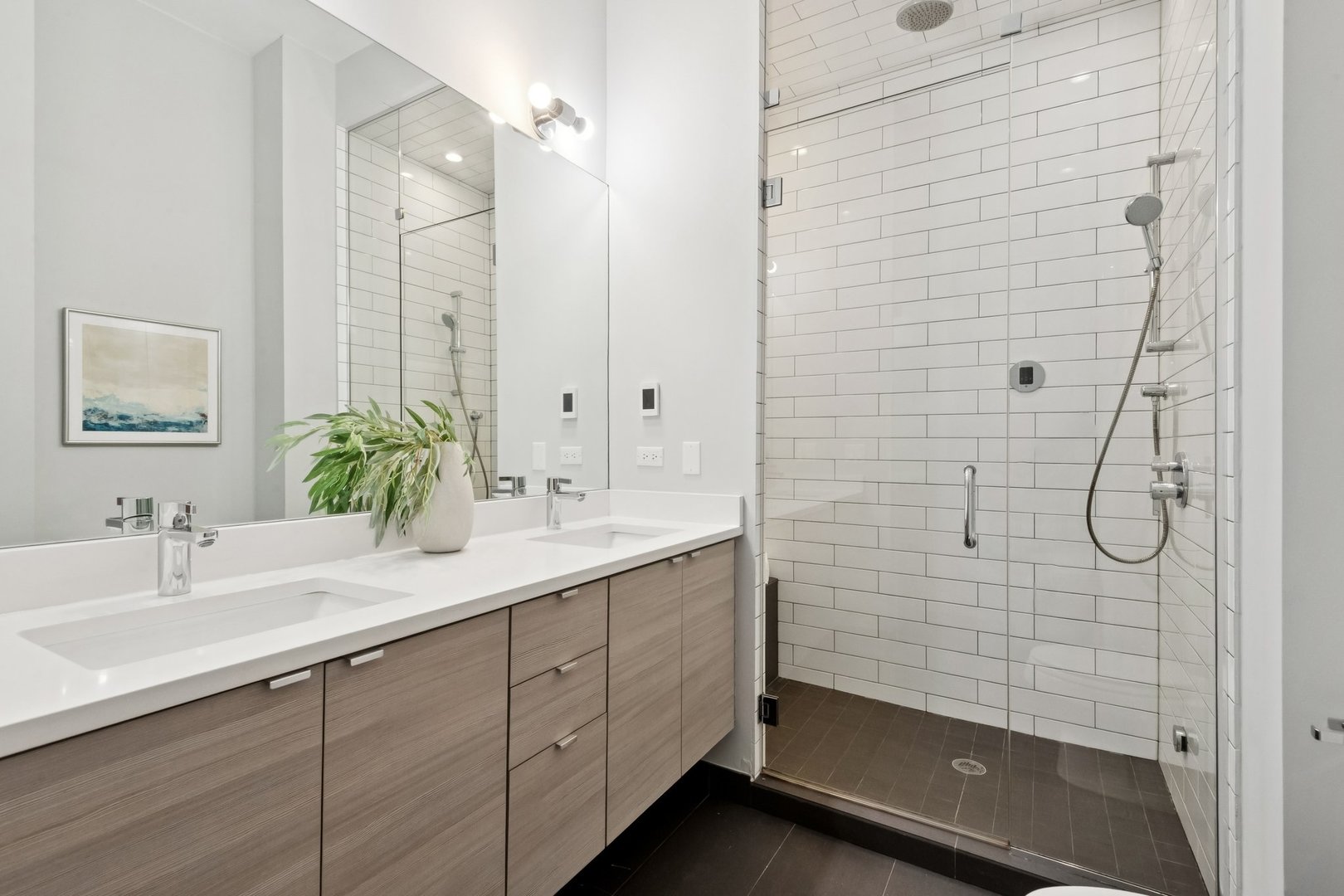854 N May Street Unit: 3N