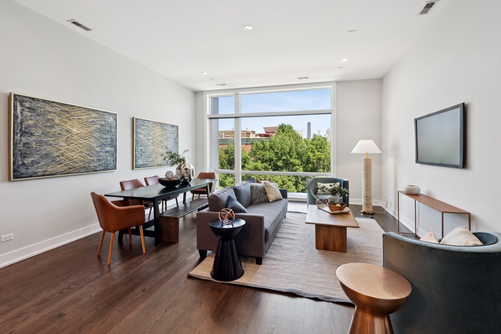 854 N May Street Unit: 3N