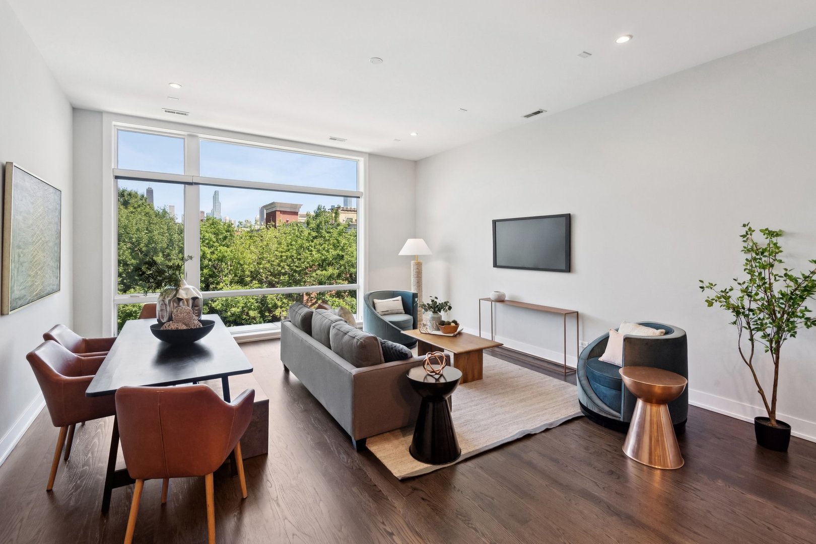 854 N May Street Unit: 3N