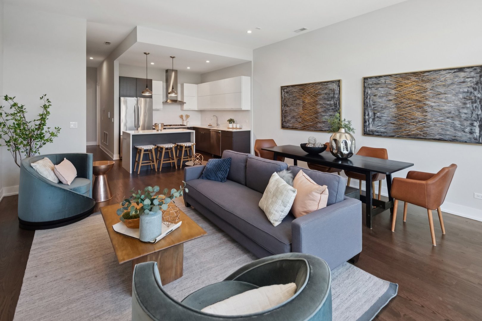 854 N May Street Unit: 3N