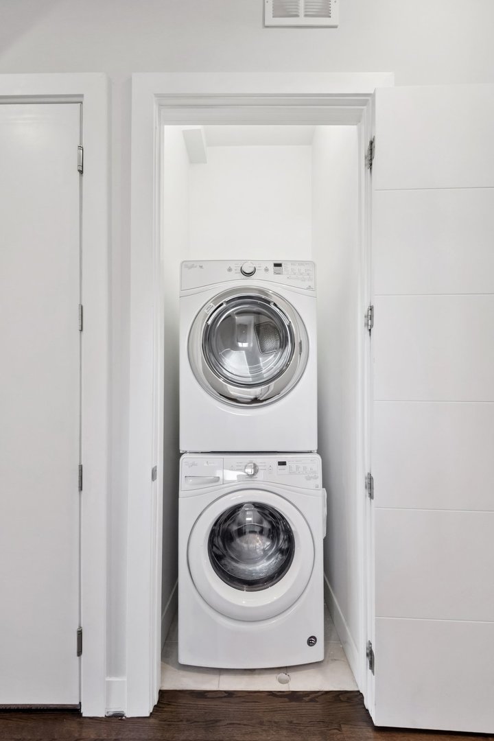 854 N May Street Unit: 3N
