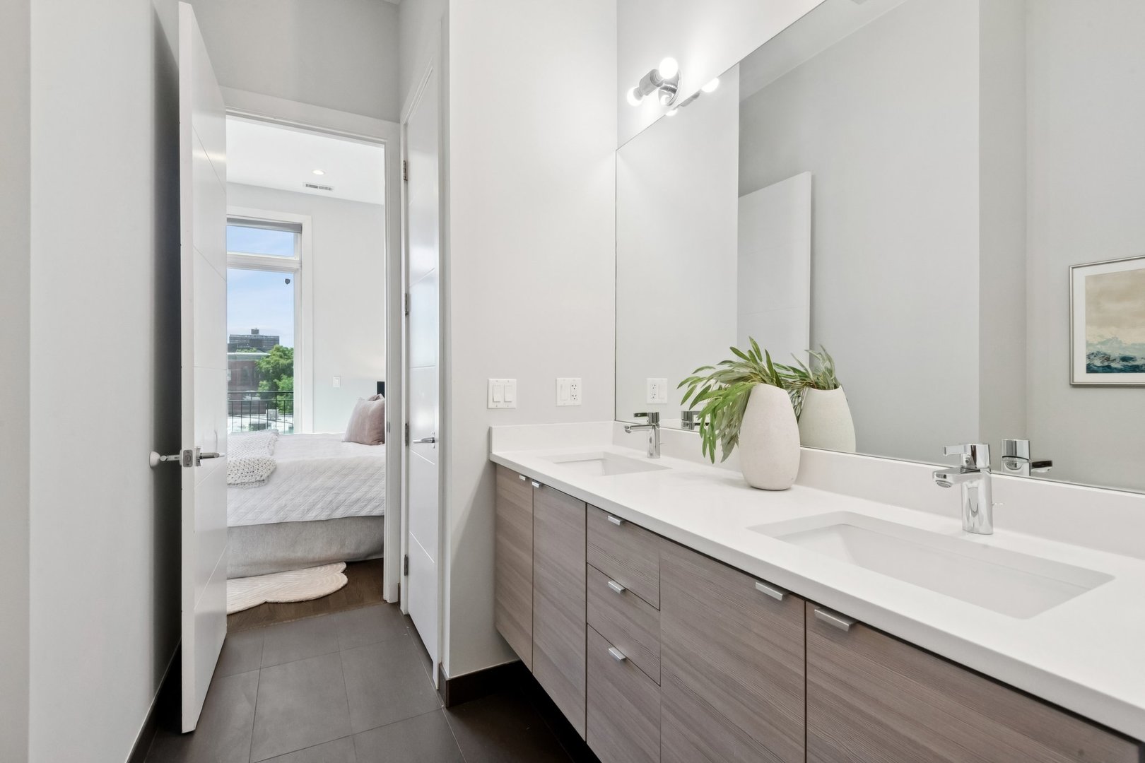854 N May Street Unit: 3N