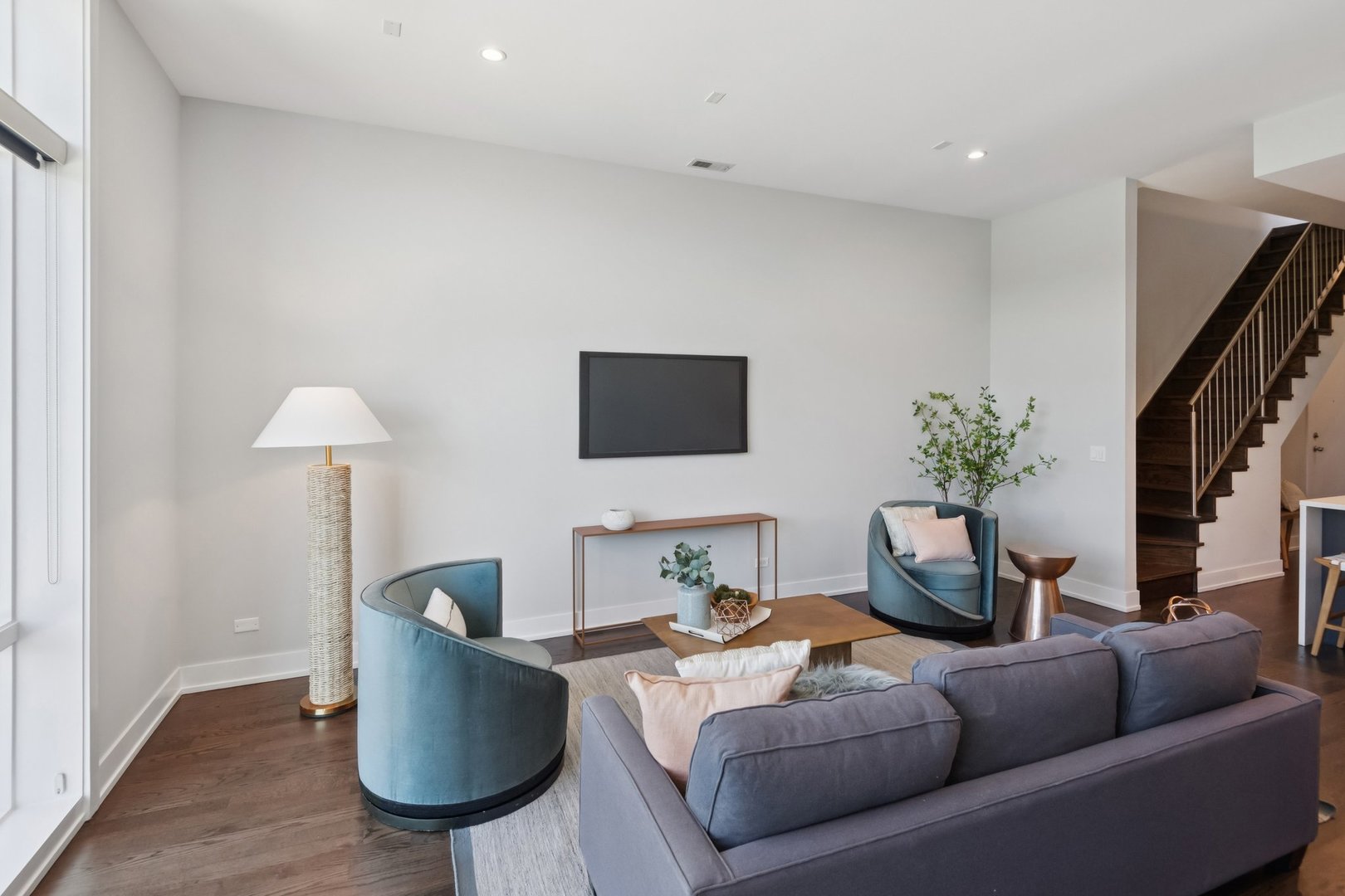 854 N May Street Unit: 3N