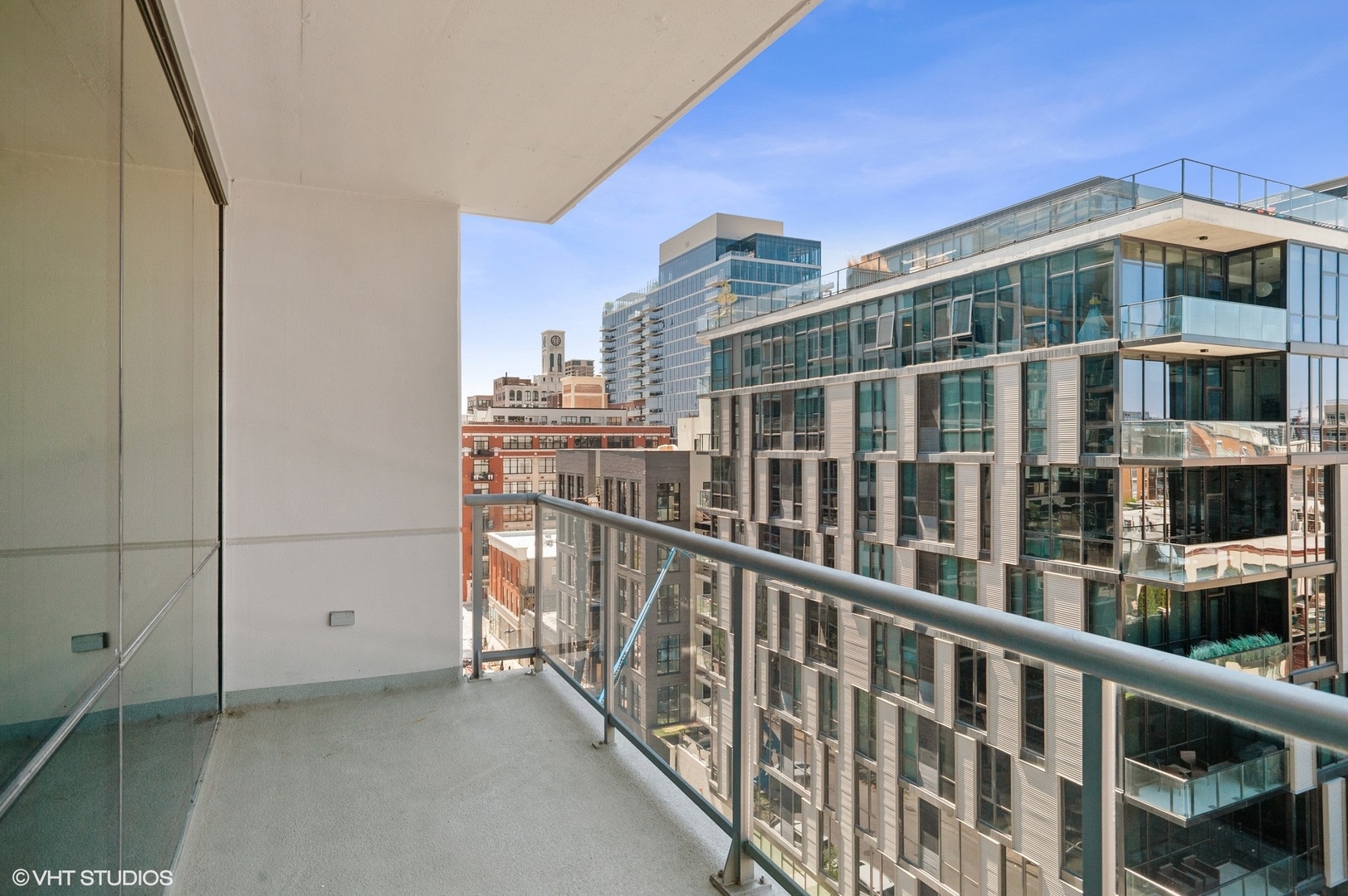 123 S Green Street Unit: 809B