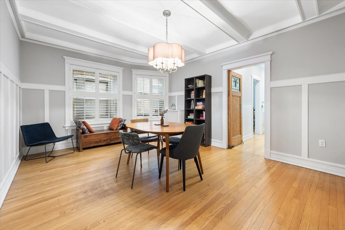 5522 S Everett Avenue Unit: 1
