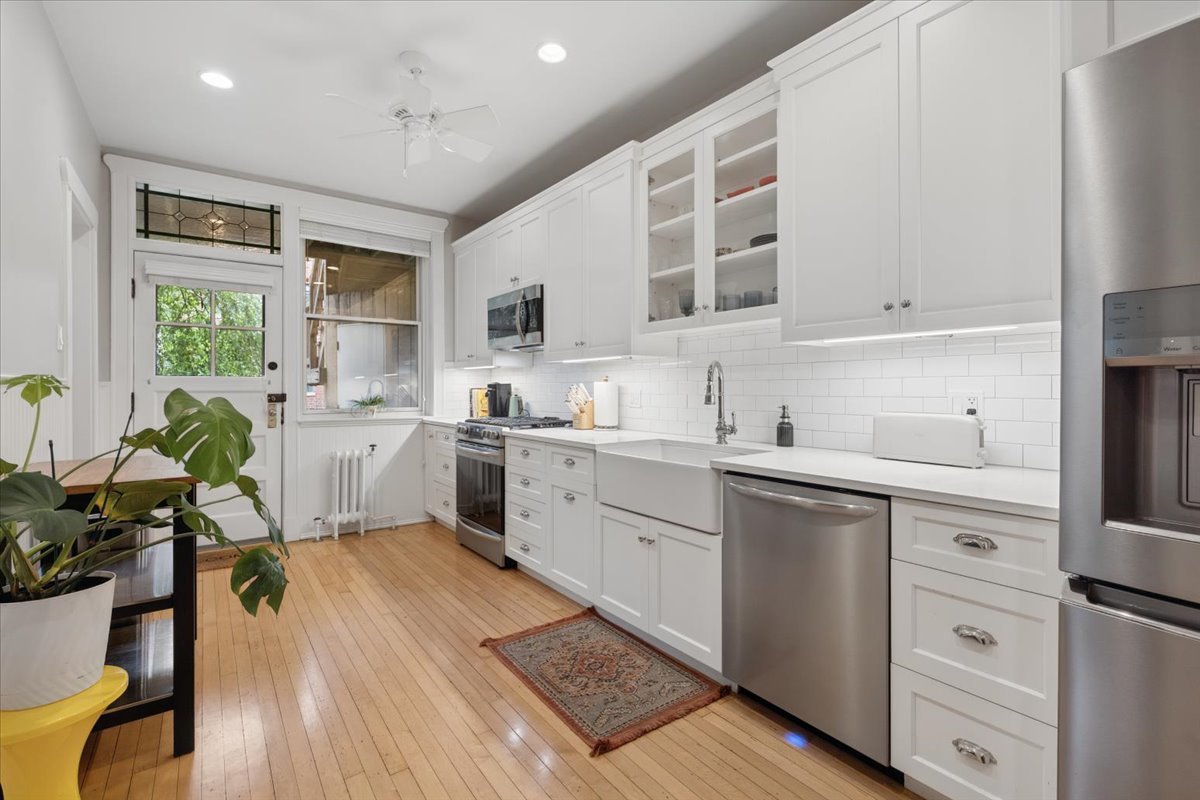 5522 S Everett Avenue Unit: 1