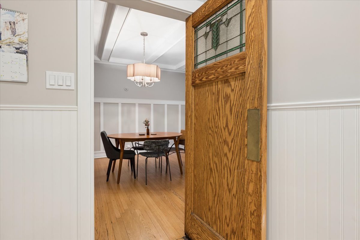 5522 S Everett Avenue Unit: 1