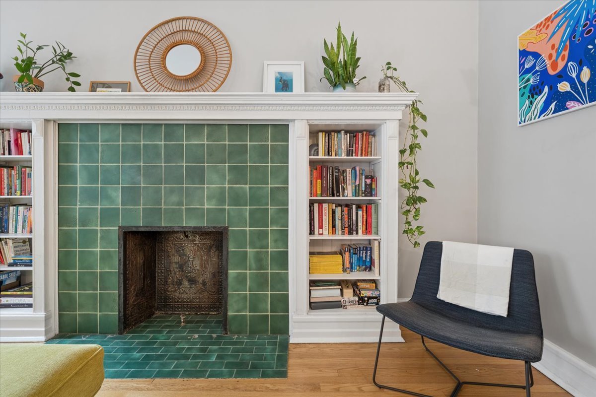 5522 S Everett Avenue Unit: 1