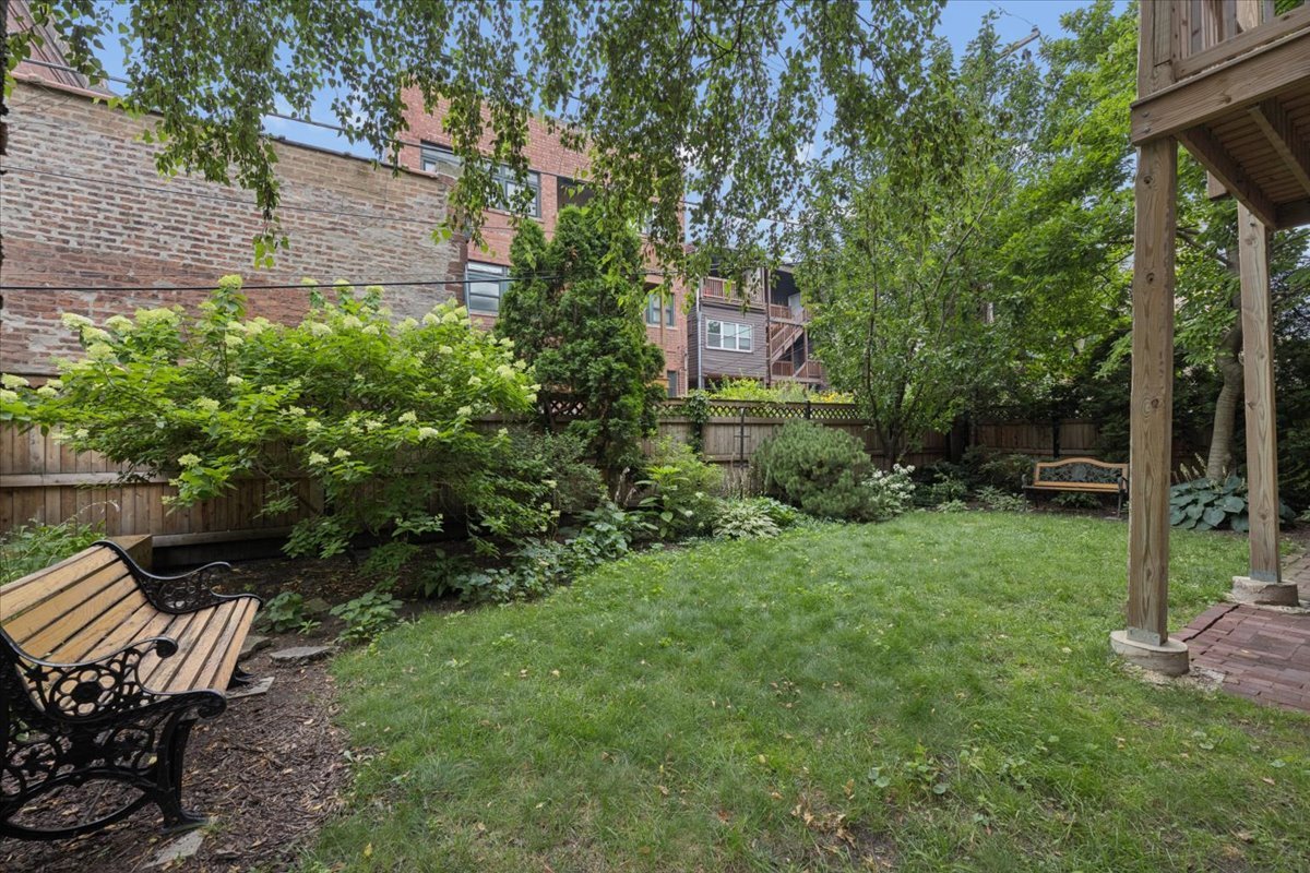 5522 S Everett Avenue Unit: 1