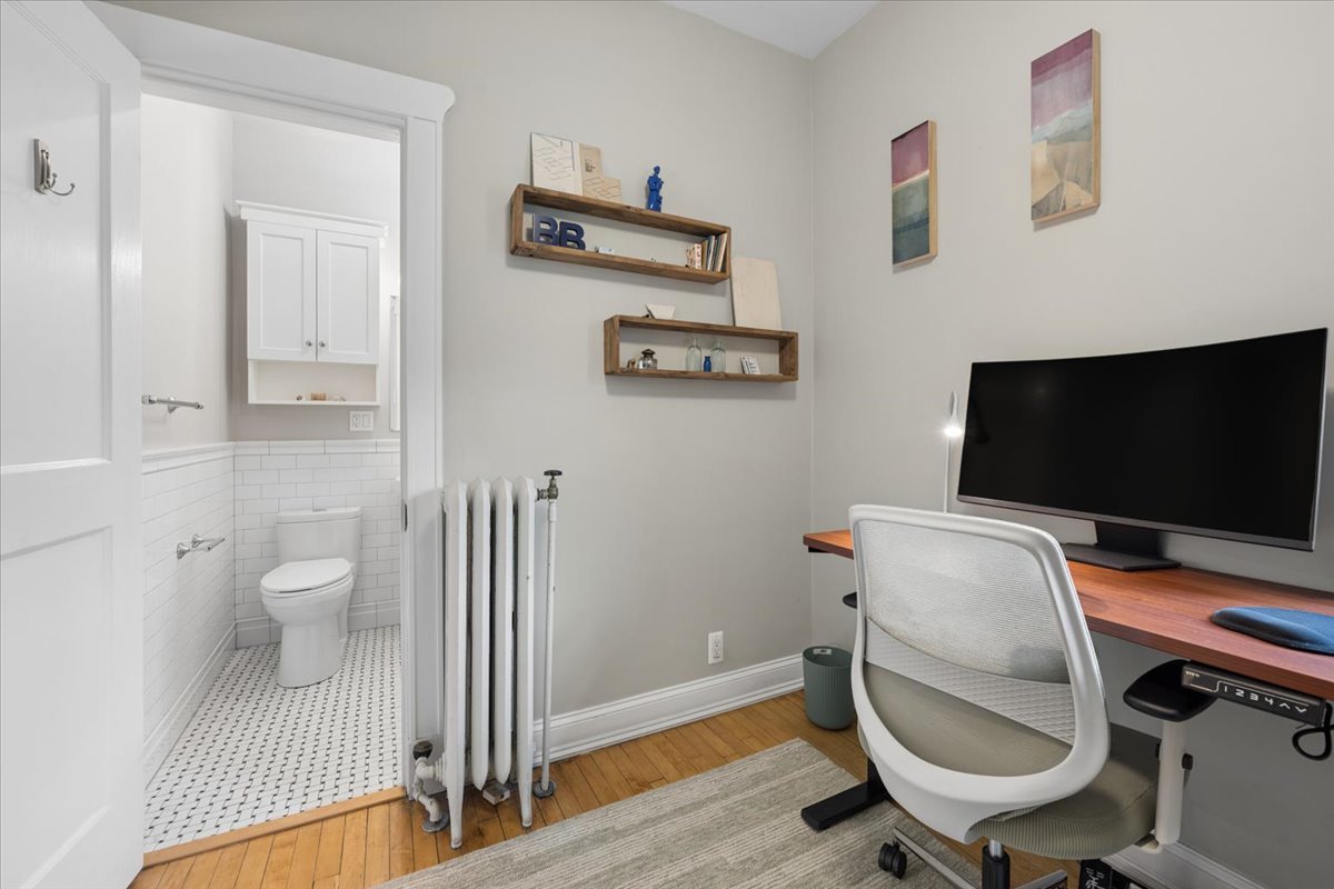 5522 S Everett Avenue Unit: 1