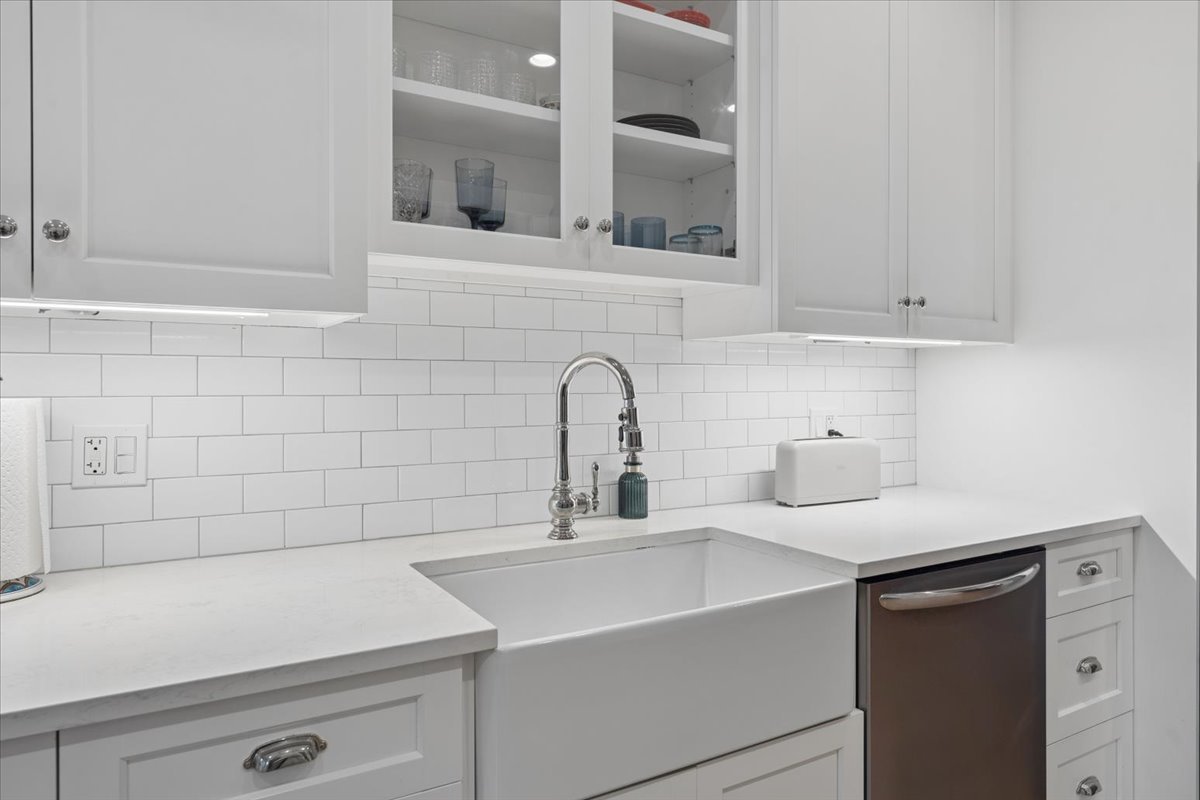 5522 S Everett Avenue Unit: 1