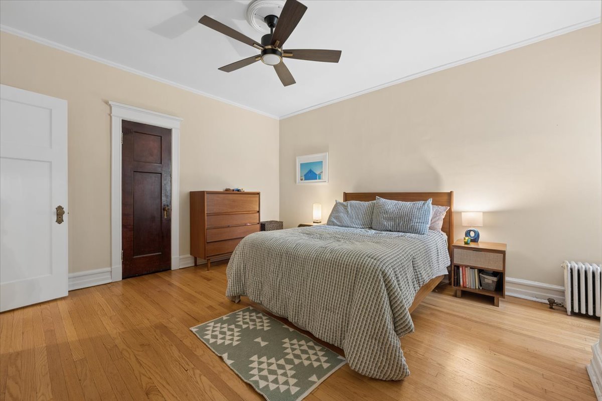 5522 S Everett Avenue Unit: 1