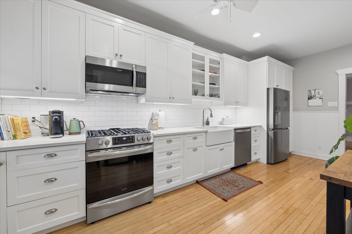 5522 S Everett Avenue Unit: 1