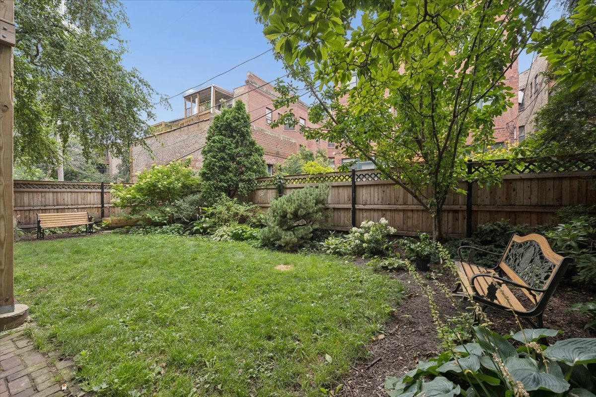 5522 S Everett Avenue Unit: 1