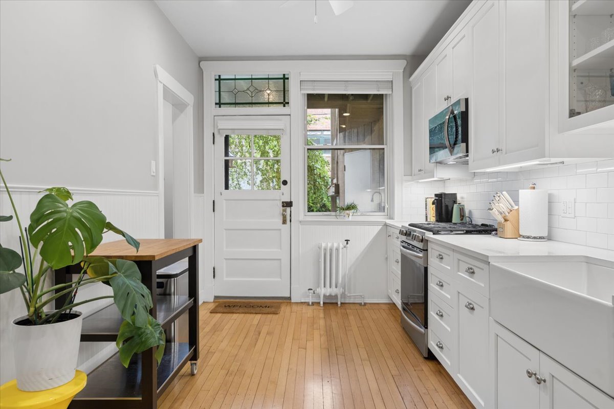 5522 S Everett Avenue Unit: 1
