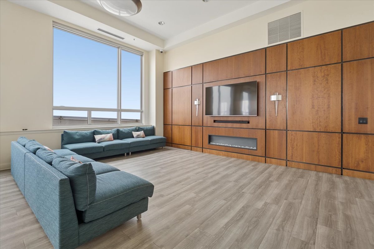 1841 S Calumet Avenue Unit: 609