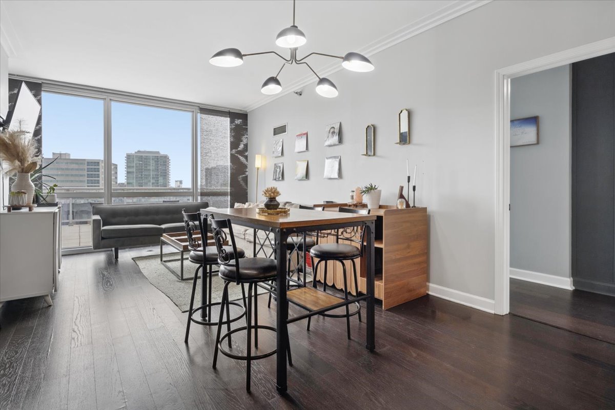 1841 S Calumet Avenue Unit: 609