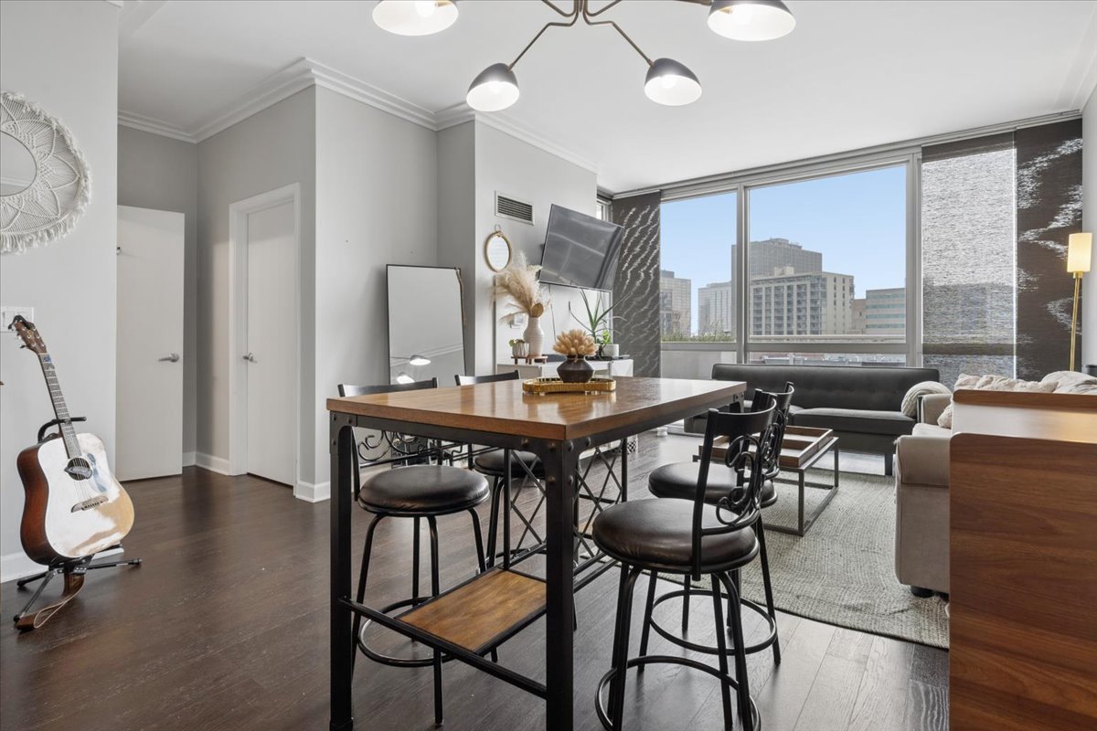 1841 S Calumet Avenue Unit: 609