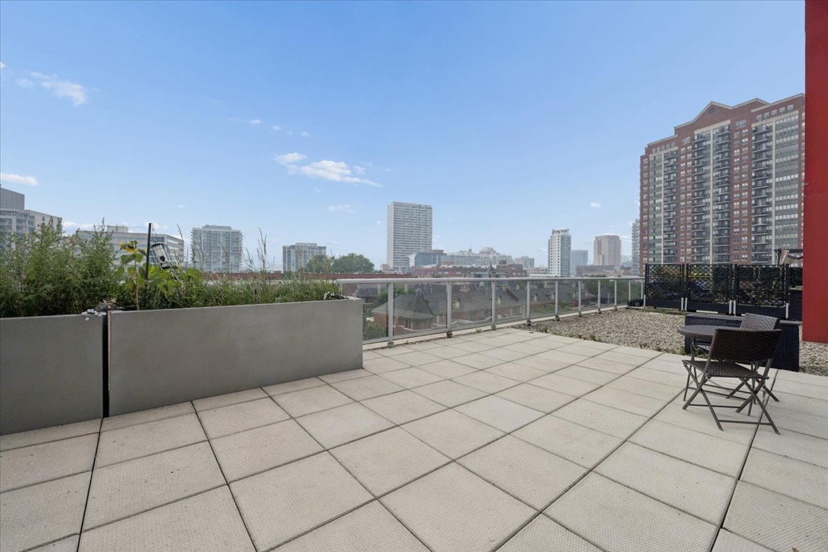 1841 S Calumet Avenue Unit: 609