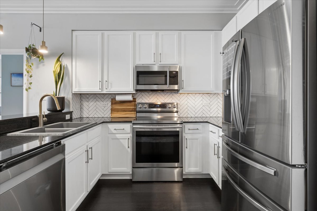 1841 S Calumet Avenue Unit: 609