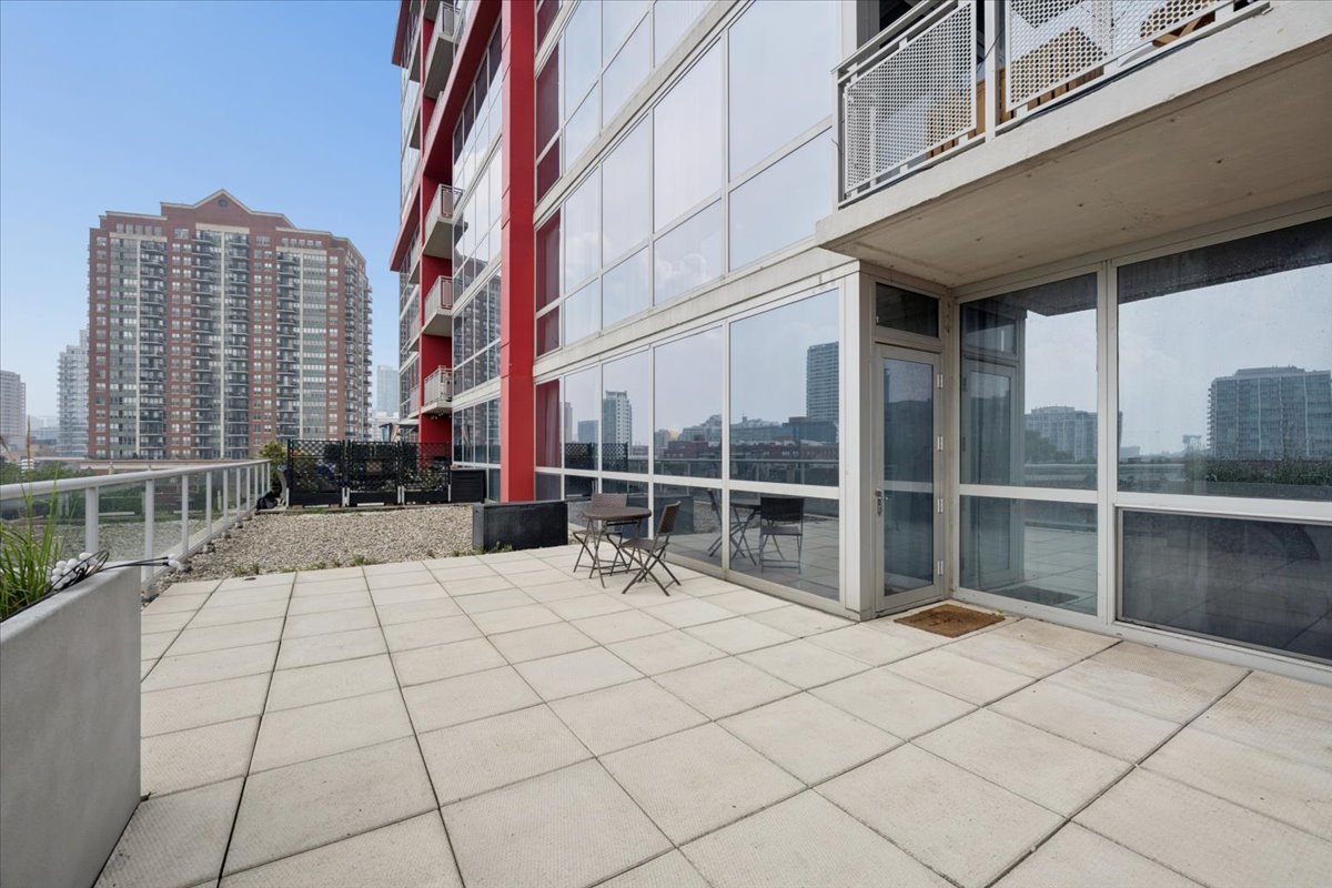 1841 S Calumet Avenue Unit: 609
