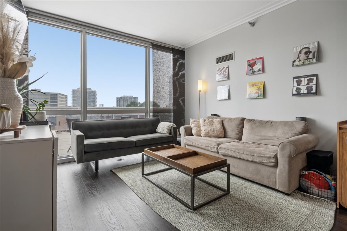 1841 S Calumet Avenue Unit: 609