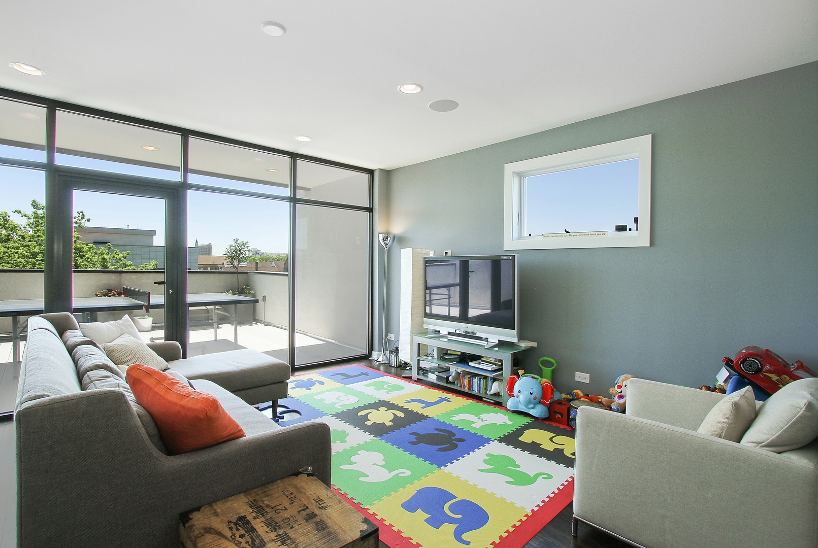 1904 W ARMITAGE Avenue Unit: 3