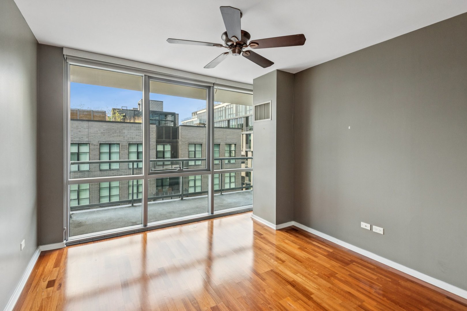 125 S Green Street Unit: 709A