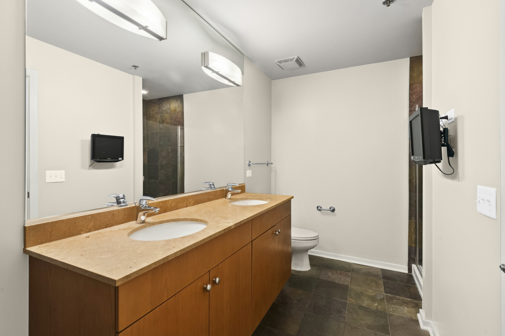 125 S GREEN Street Unit: 1205A