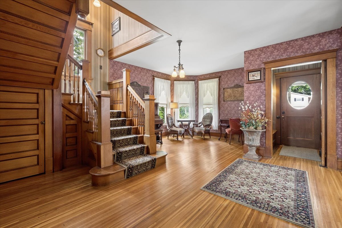 10216 Main Street