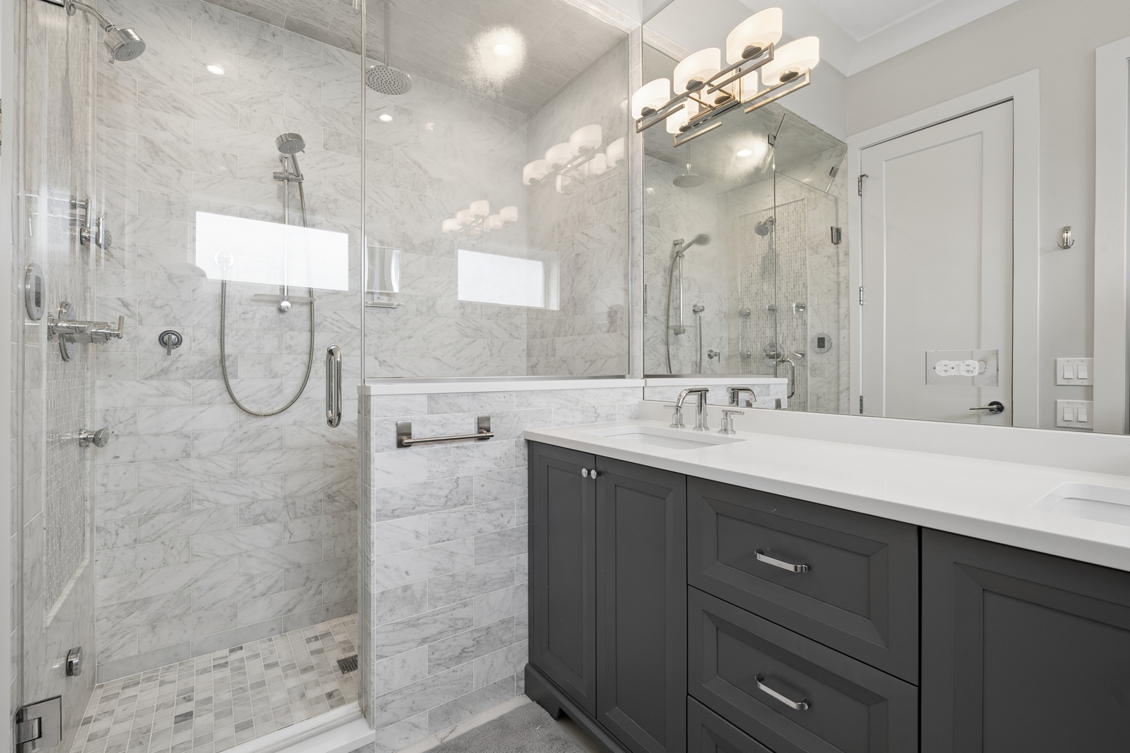 1320 W Wrightwood Avenue Unit: 3