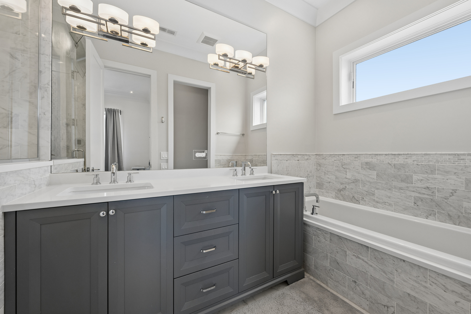 1320 W Wrightwood Avenue Unit: 3