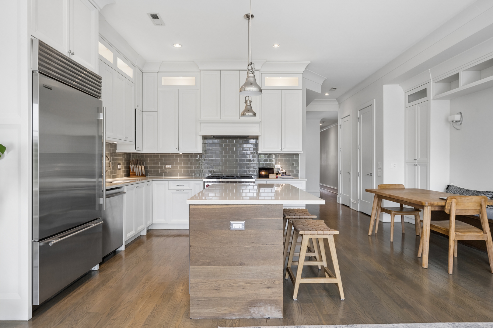 1320 W Wrightwood Avenue Unit: 3