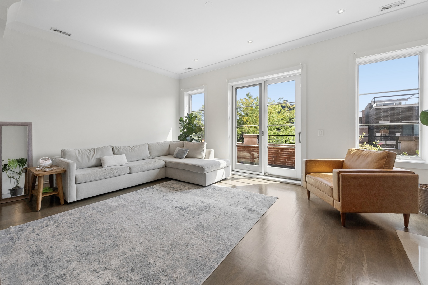 1320 W Wrightwood Avenue Unit: 3