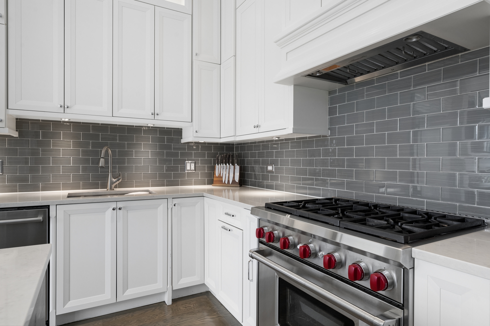 1320 W Wrightwood Avenue Unit: 3