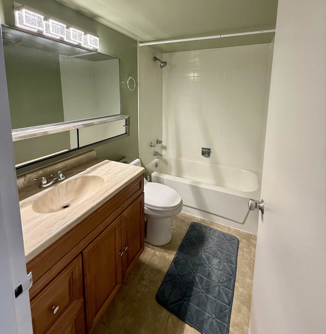 3110 N Sheridan Road Unit: 505