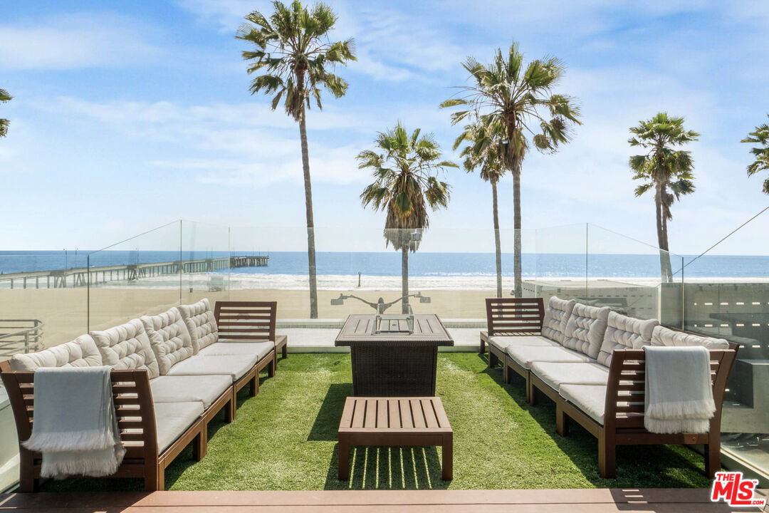 2911 Ocean Front Walk