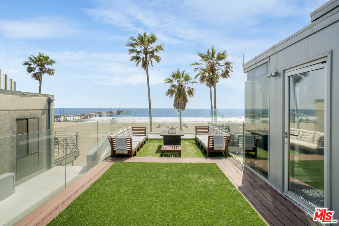 2911 Ocean Front Walk