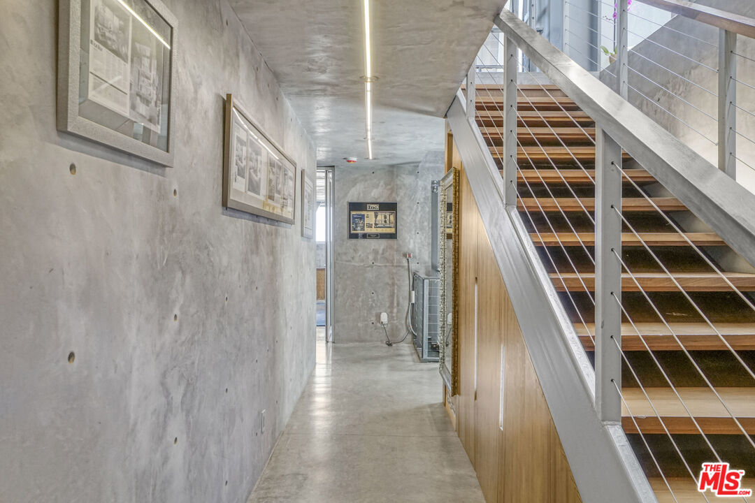 2911 Ocean Front Walk