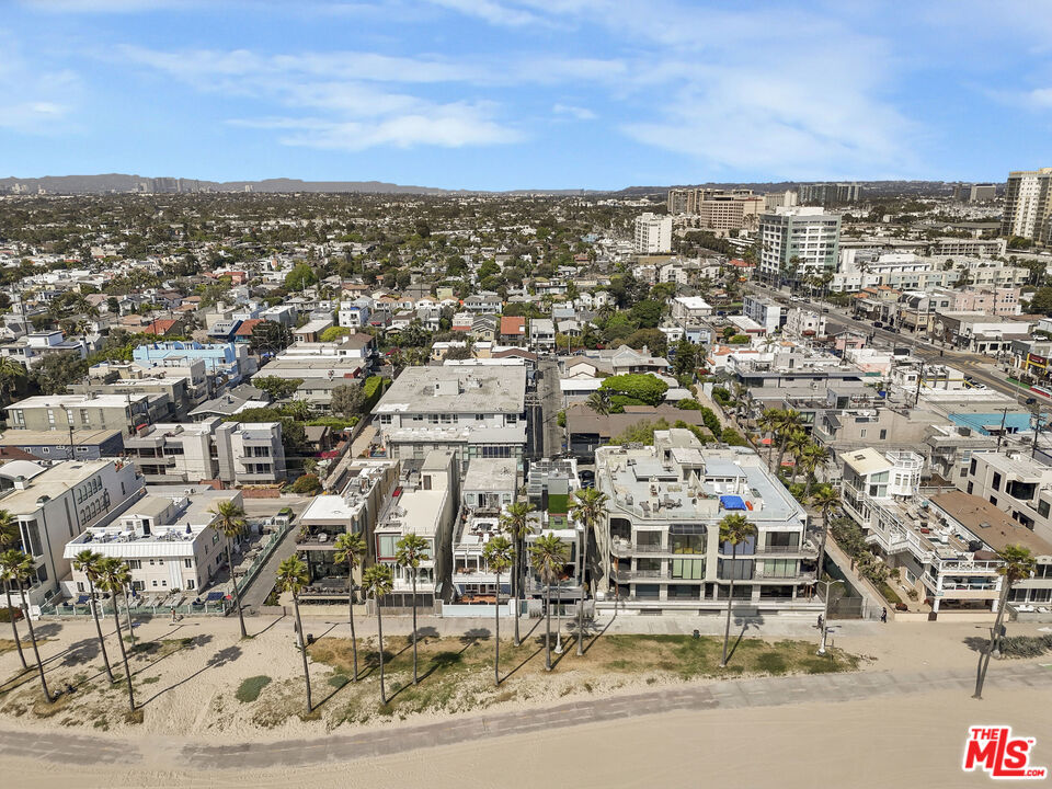 2911 Ocean Front Walk