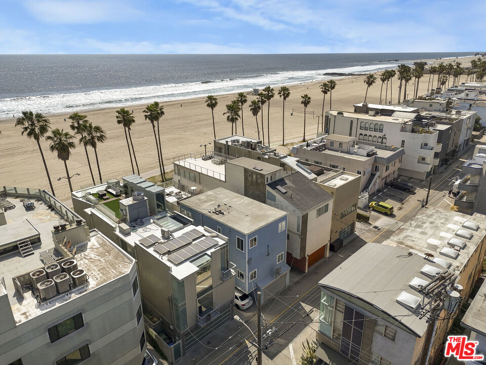 2911 Ocean Front Walk
