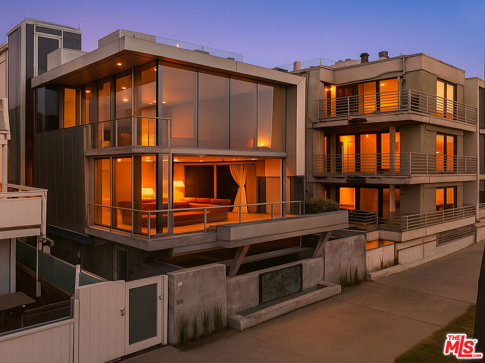 2911 Ocean Front Walk
