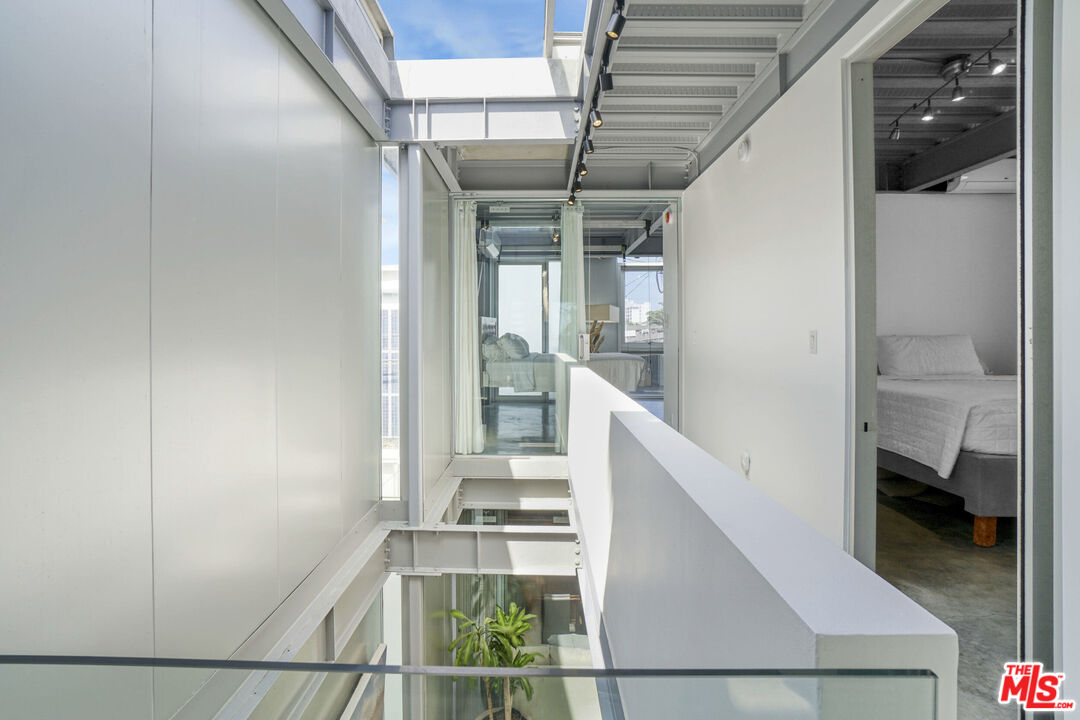 2911 Ocean Front Walk