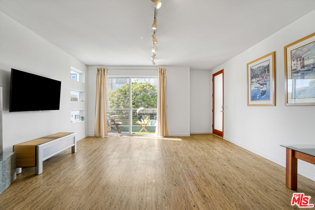 120 Fleet St Unit: B