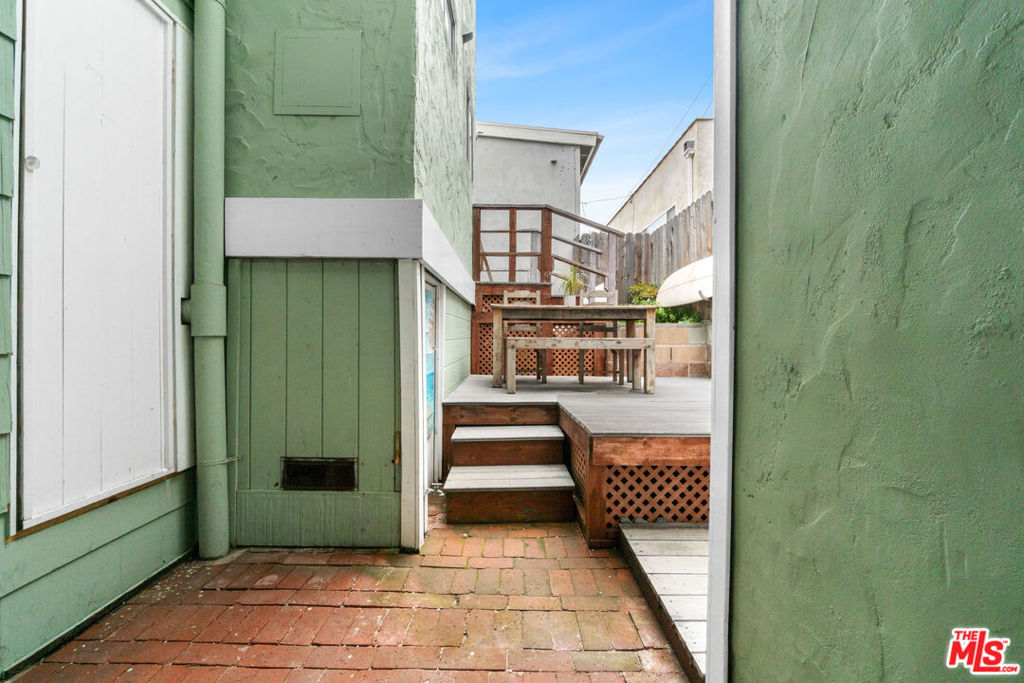 115 44th Street