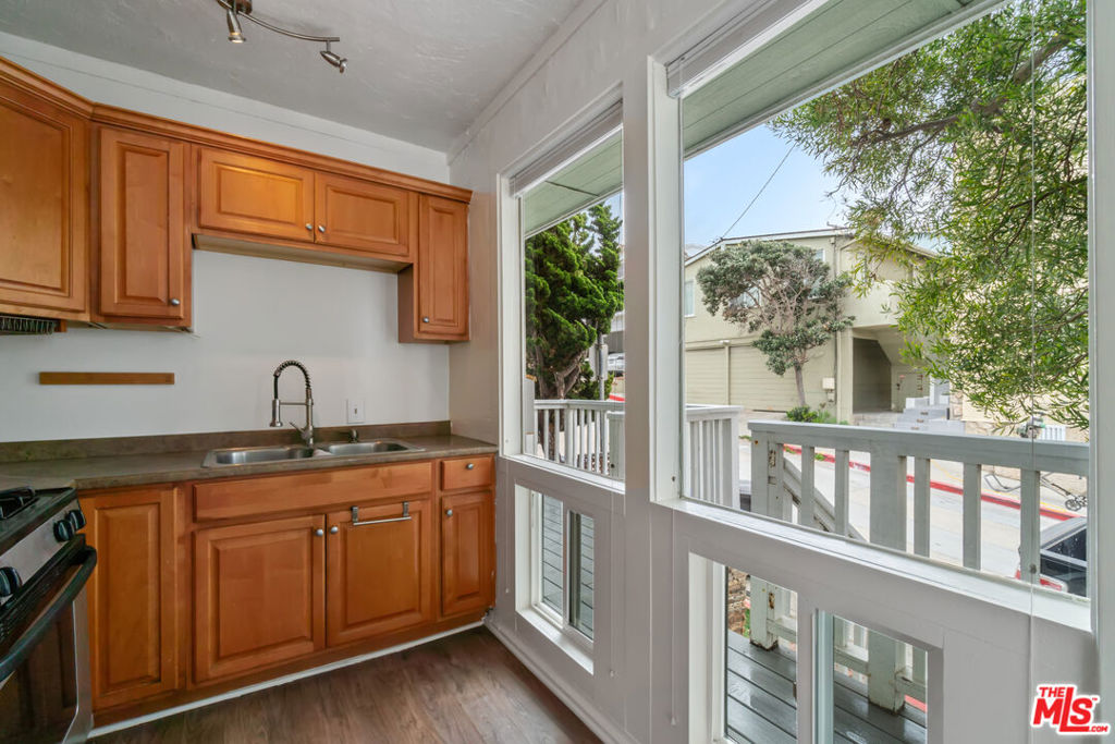 115 44th Street