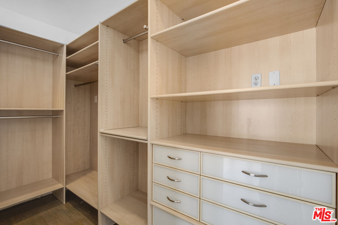 1 Ironsides St Unit: 14