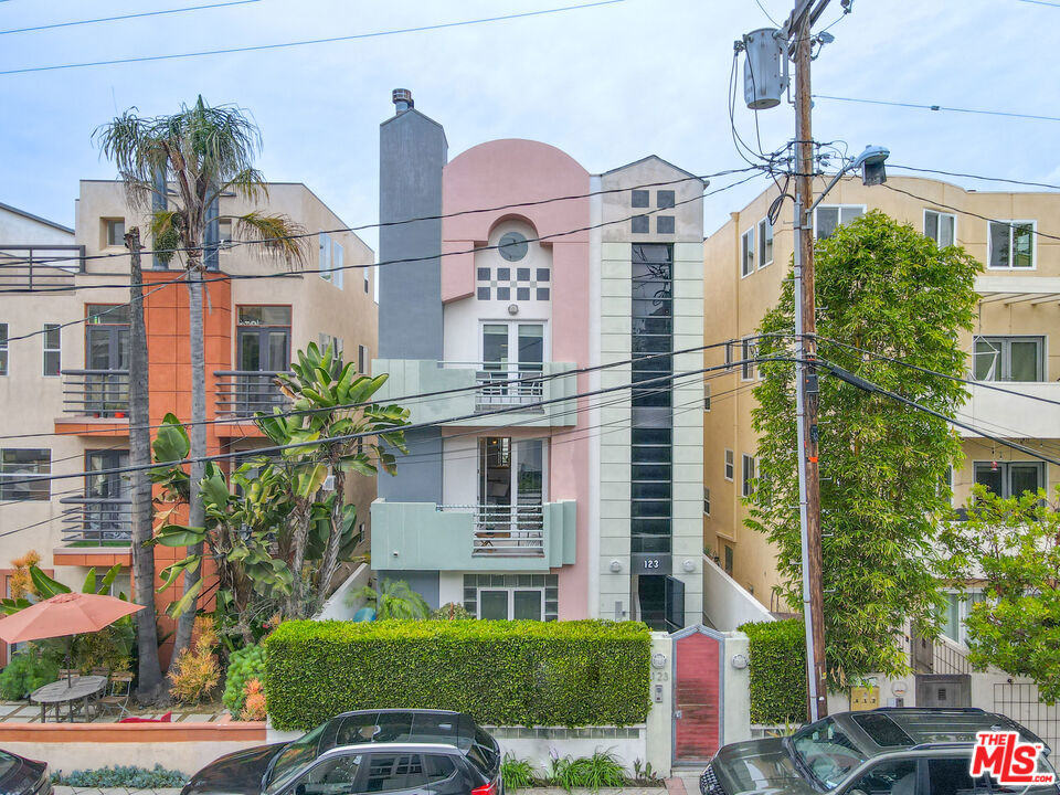 123 Galleon Street B